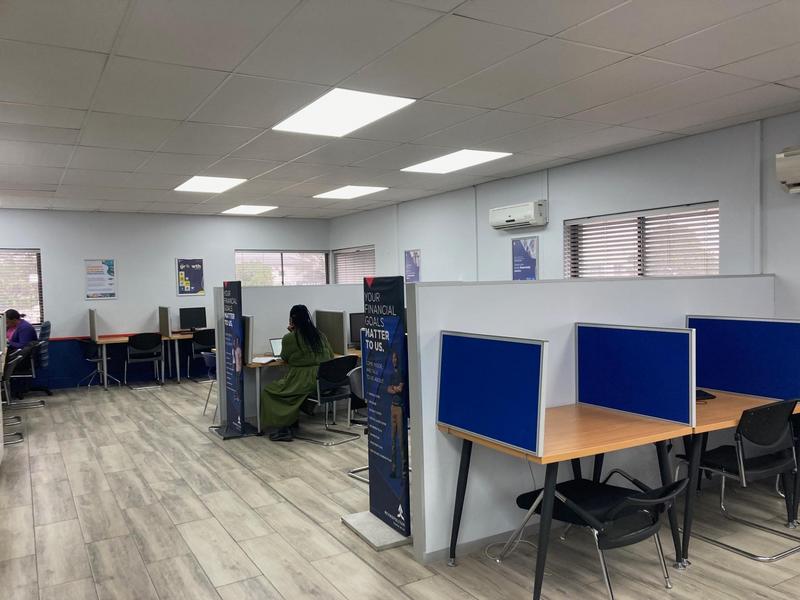 To Let Commercial Property for Rent in Newton Park Eastern Cape